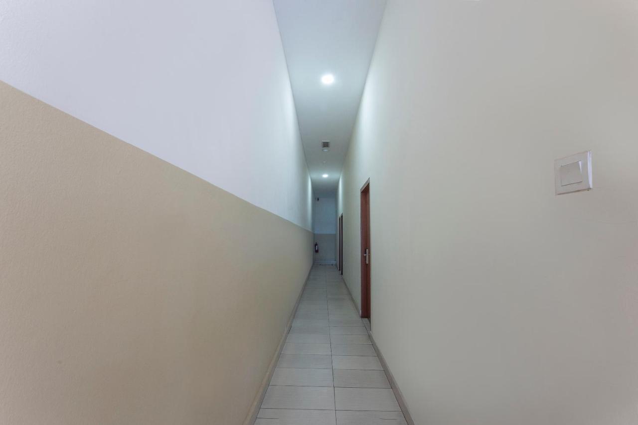 Super Oyo 90385 H3 Hotel Yong Peng Εξωτερικό φωτογραφία