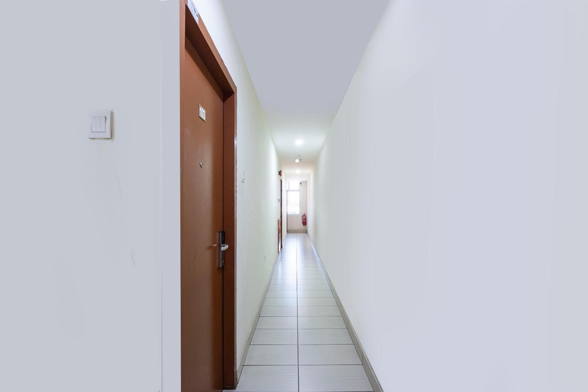 Super Oyo 90385 H3 Hotel Yong Peng Εξωτερικό φωτογραφία